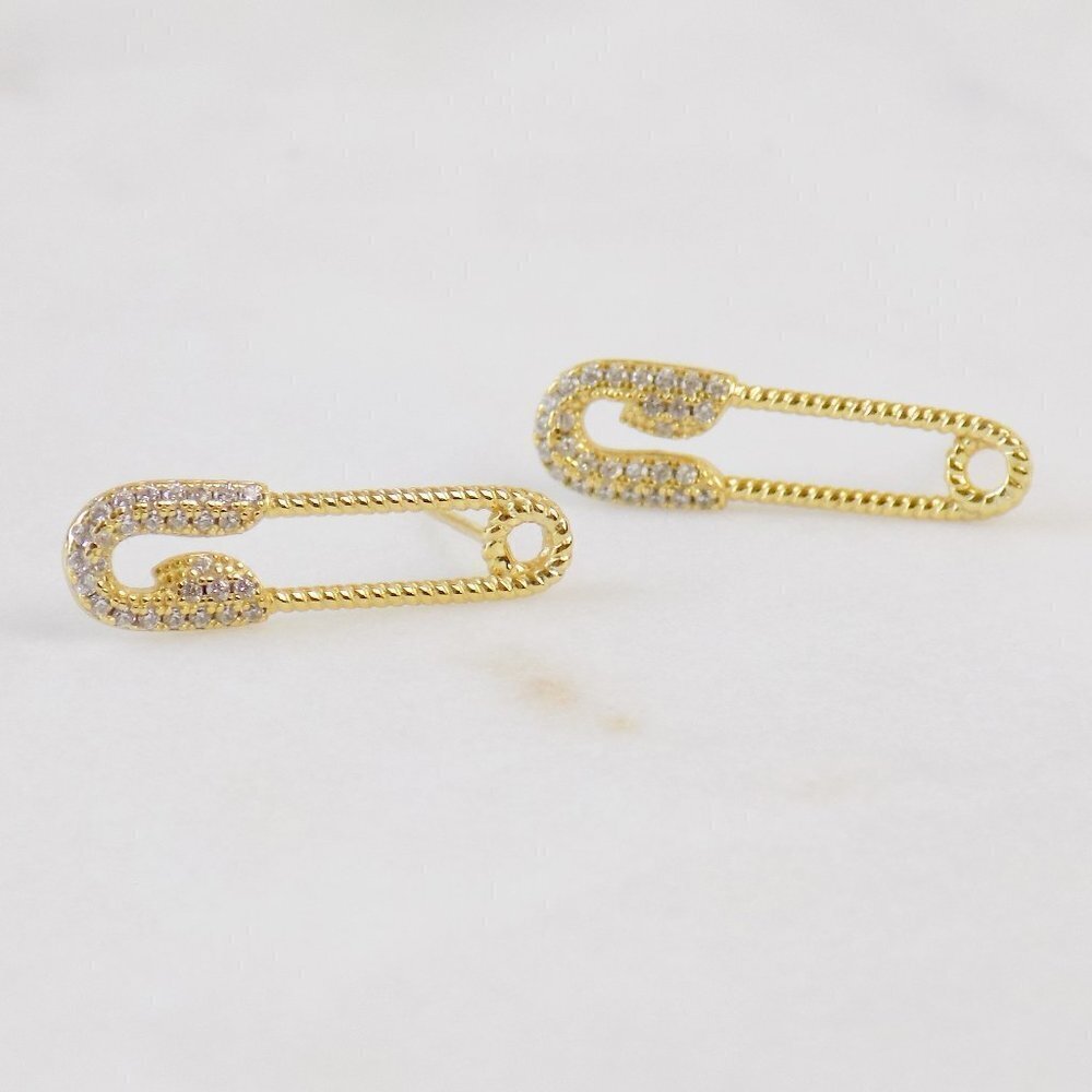 new- safety pin new with box 925 sterling gold plated cz diamond post back stud